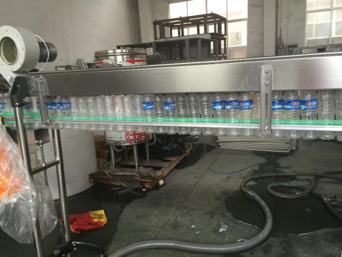 Agua de embotellamiento automática que aclara precio de relleno de la máquina que capsula