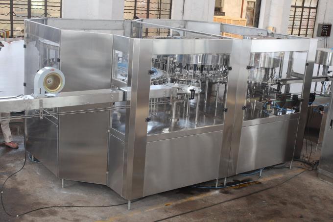 Equipo de proceso de soda de la máquina de rellenar industrial del agua/del agua chispeante 0