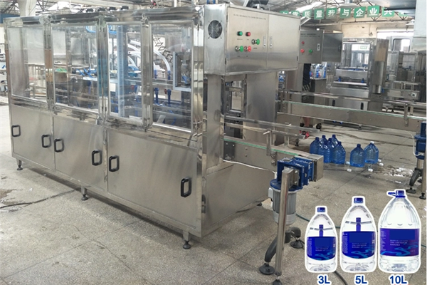 A - La cadena de producción completa completa del agua de Z incluye la máquina de rellenar del agua/el equipo del embalaje del agua 4
