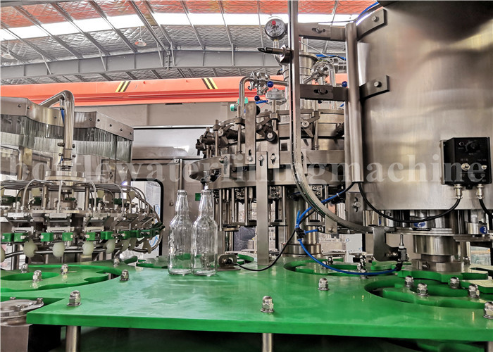 CE Carbonated Drink Filling Machine / Aerated Drink Sparkling Water Bottling Machine