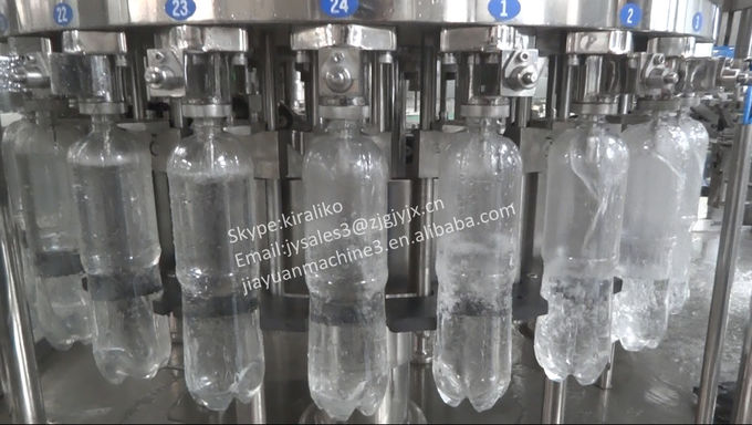 El relleno y el lacre de Bevarage del gas del jugo del agua mineral trabajan a máquina/máquina de rellenar líquida 2