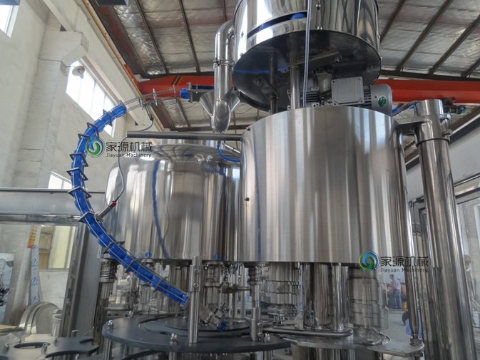 Máquina de rellenar líquida aséptica 2