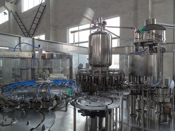 Máquina de rellenar de naranja del jugo blanco plateado del zumo con 4000 capacidades de producción de Bph 0