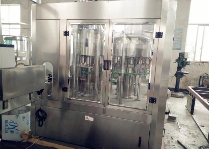 Máquina de rellenar de la bebida carbónica del CO2, máquina de enlatado carbónica eléctrica de la bebida 0