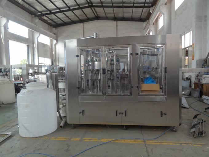 Máquina de rellenar con buen servicio, máquina de rellenar de la bebida carbónica automática de la soda 0