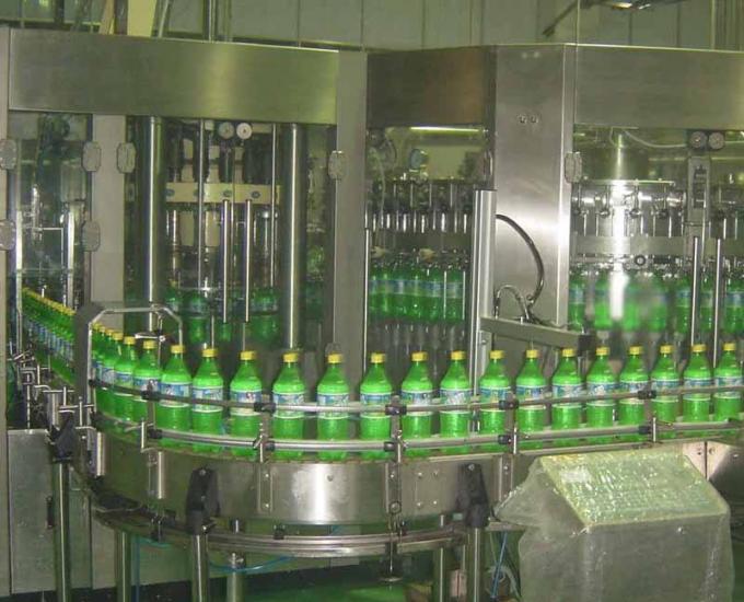 La cadena de producción de la cola/el agua de soda automáticas/carbonató la cadena de producción de la bebida 6