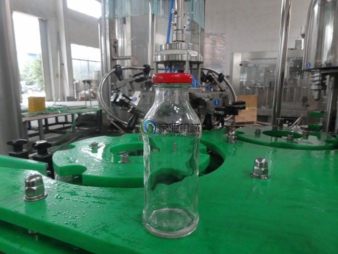 Máquina de embotellado del vidrio de agua de 3000 BPH con la torsión del casquillo, máquina del relleno en caliente 4