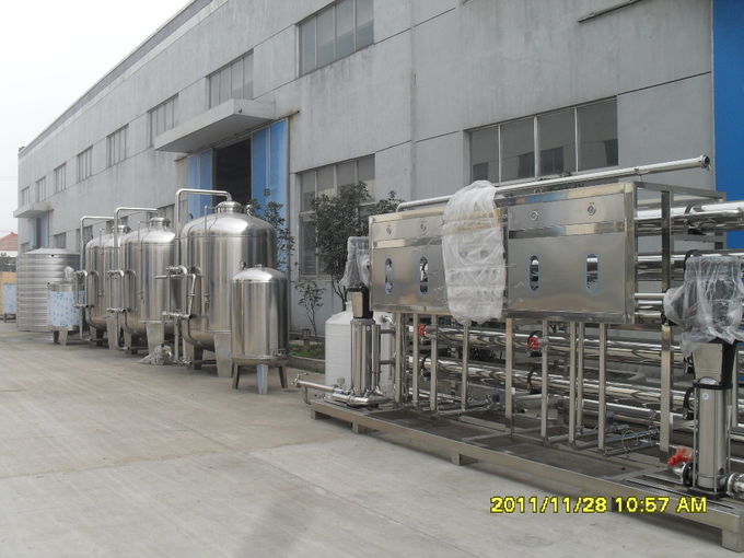 Máquina de embotellado automática llena del agua mineral con la certificación del CE 6